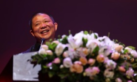 北京电影学院毕业典礼举行，著名摄影师曹郁寄语毕业生勇敢前行