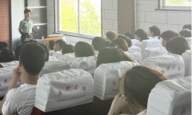 鲁东大学退役大学生士兵争当“国防教育宣传员”
