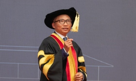 武汉学院2024年毕业典礼举办学术权杖首亮相