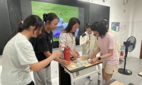 传承茶文化 济南高新区雅居园小学举行家长进课堂活动