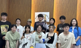 浙江财经大学学生创业团队返乡营造“葡萄美酒夜光杯”