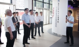 赵岩赴扬州调研职业教育