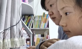 济南高新区第一实验学校学生观看防溺水网络讲座