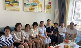 济南黄金谷学校五年级二班开展缤纷暑期活动