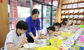 广西三江：大力发展农民画产业