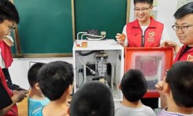 将青春写在祖国大地｜校地联动 相约黄河——“e念思计”实践团