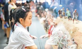 暑假“打卡”博物馆