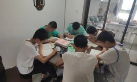 济南高新区黄金谷学校七（4）班暑假“成长共同体”活动精彩纷呈