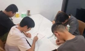 济南高新区黄金谷学校八年级引领暑期风潮，点燃教育火花