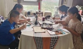 景汇小学三（3）中队“成长共同体”成员共绘缤纷假日