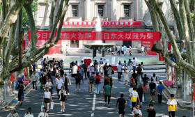 2024新生“驾到”|超百万网友“围观”东大迎新直播，宿舍“爆改”亮相，来了18个“子涵”