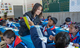 在林芝海拔4000米的小学，看教育援藏开花结果