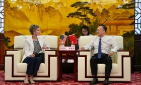 美国驻上海总领事馆领事史培心一行到访我厅