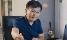 一片丹心，树人以梦！获得“全国优秀教师”称号的他，要做有生命力的教育