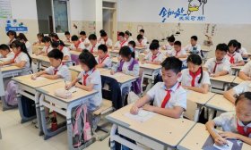 济南高新区稼轩小学五（一）班开展第27届“推普周”活动