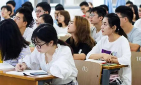 “大专教大专，没毛病”，某校引进大量东南亚博士，评论区沦陷