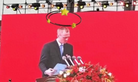 笑不活了！外国留学生嫌英文太难转用中文发言
