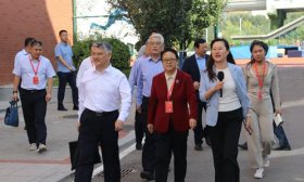 济南大学城实验举行深化济港澳台青少年文化交流现场“商量”活动