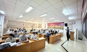 济南大学城实验高级中学开展教学常规检查