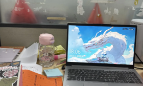 老师入职两天就辞职，月薪4k困不住自由灵魂，家长：不负责任！