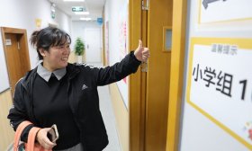 山东省第六届作文大赛决赛启幕，家长送考后不舍离场