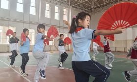 济南高新区黄金谷学校“三拥有”行动：延时服务点亮多彩童年