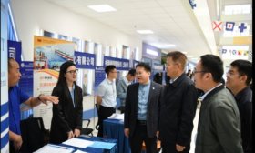 53家航运企业提供1500多个岗位，青岛港湾举办毕业生双选会
