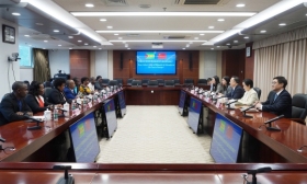 圣多美和普林西比代表团一行到访我厅