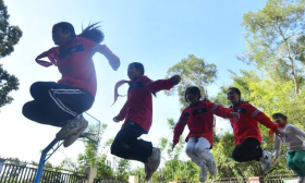 广西梧州：学校里的“民族传统体育运动会”