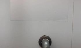 武汉一高校厕所标识将“garbage”误写成“garbege”，后勤处：已全部清除