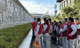 探寻中医药文化！济南高新区景汇小学学子走进宏济堂中医药文化园