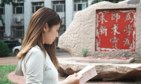 “我爱上了一本书”| 《父亲的草原母亲的河》