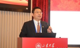@山大学子 听说今冬雪后，李术才校长要带大家徒步藏龙涧