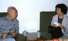 百岁叶嘉莹先生逝世，曾任《全清词》顾问，数次到访南京大学