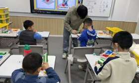 一堂“玩中学”的机器人编程课是如何让孩子痴迷的？
