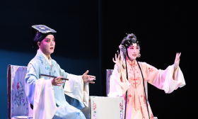 青春版《牡丹亭》首演20周年巡演落幕，白先勇连续三晚登台致谢