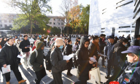 刚看完《大梦红楼》，省考就考到了！江苏2025省考笔试，《红楼梦》、大运河、苏博“大闸蟹”都成了考题