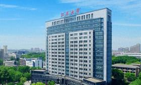 考核一刀切？为教学学时达标，理科老师去教军事理论