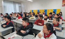 家长进课堂丨丰奥嘉园小学六（3）班开启“货币探秘之旅”