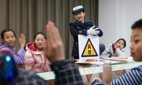 乌鲁木齐：快乐轻松过寒假 出行安全要记牢