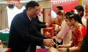 省教育厅领导看望慰问春节留校学生