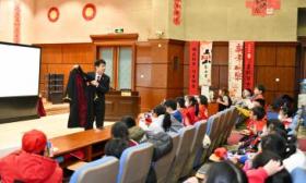 新京报小记者走进朝阳法院，和新疆小学生“云相聚”一起学法懂法