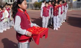 新学期播撒种子喽！鸡山小学用“种子福袋”唤醒开学期待