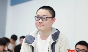 他用奋斗的“公式”，解构命运的“不等式”