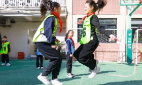 当“课间十分钟”变“课间一刻钟”，学生和学校发生了哪些变化？