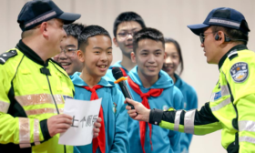乌鲁木齐：护航开学季 安全记心间