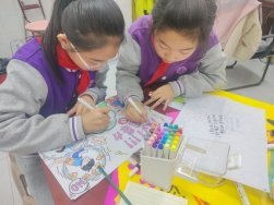 制作防欺凌公约海报，济南高新一实验举办强化校园安全教育活动