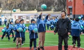 我們距離“身體能出汗”的體育課還有多遠？