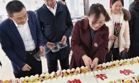 济南高新区实验中学暖心活动庆祝“三八”妇女节
