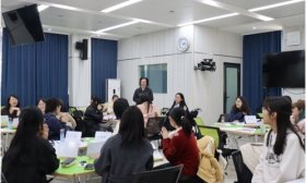 国际妇女节，山大师生图书馆里共办读书会